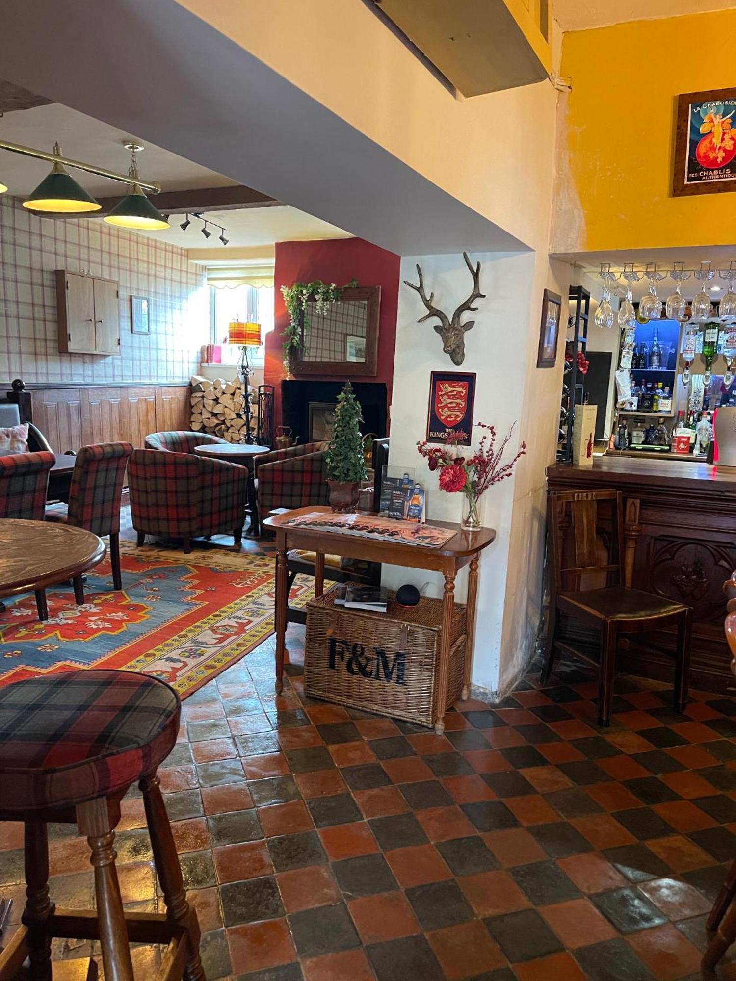 The Kings Arms Bed & Breakfast Мелтън Моубрей Екстериор снимка