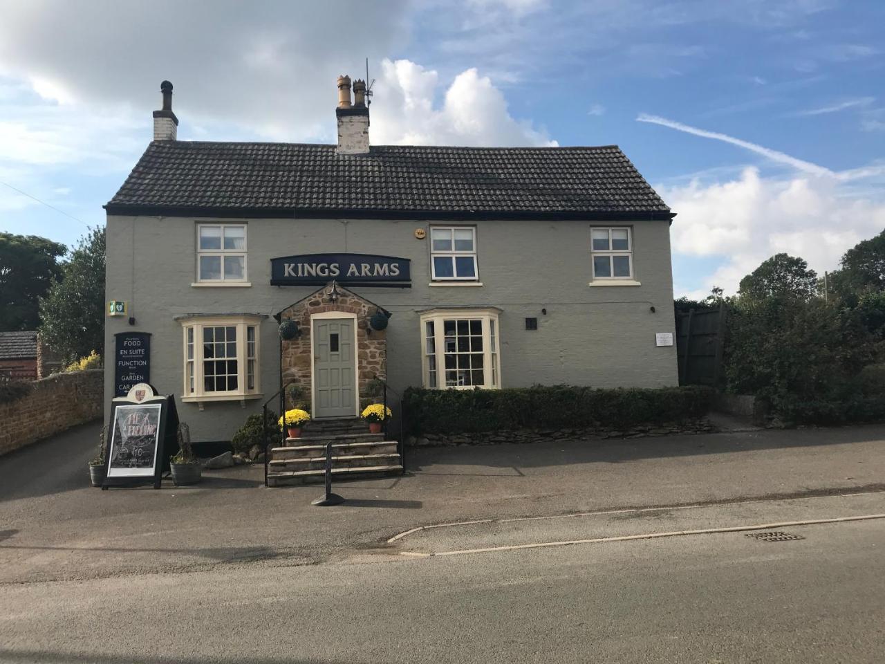 The Kings Arms Bed & Breakfast Мелтън Моубрей Екстериор снимка